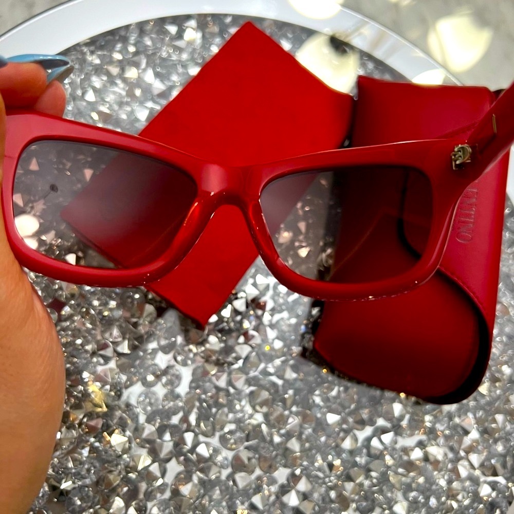 Authentic  ❤️‍🔥Valentino Red Stud 681S Womens Sunglasses - Picture 4 of 16